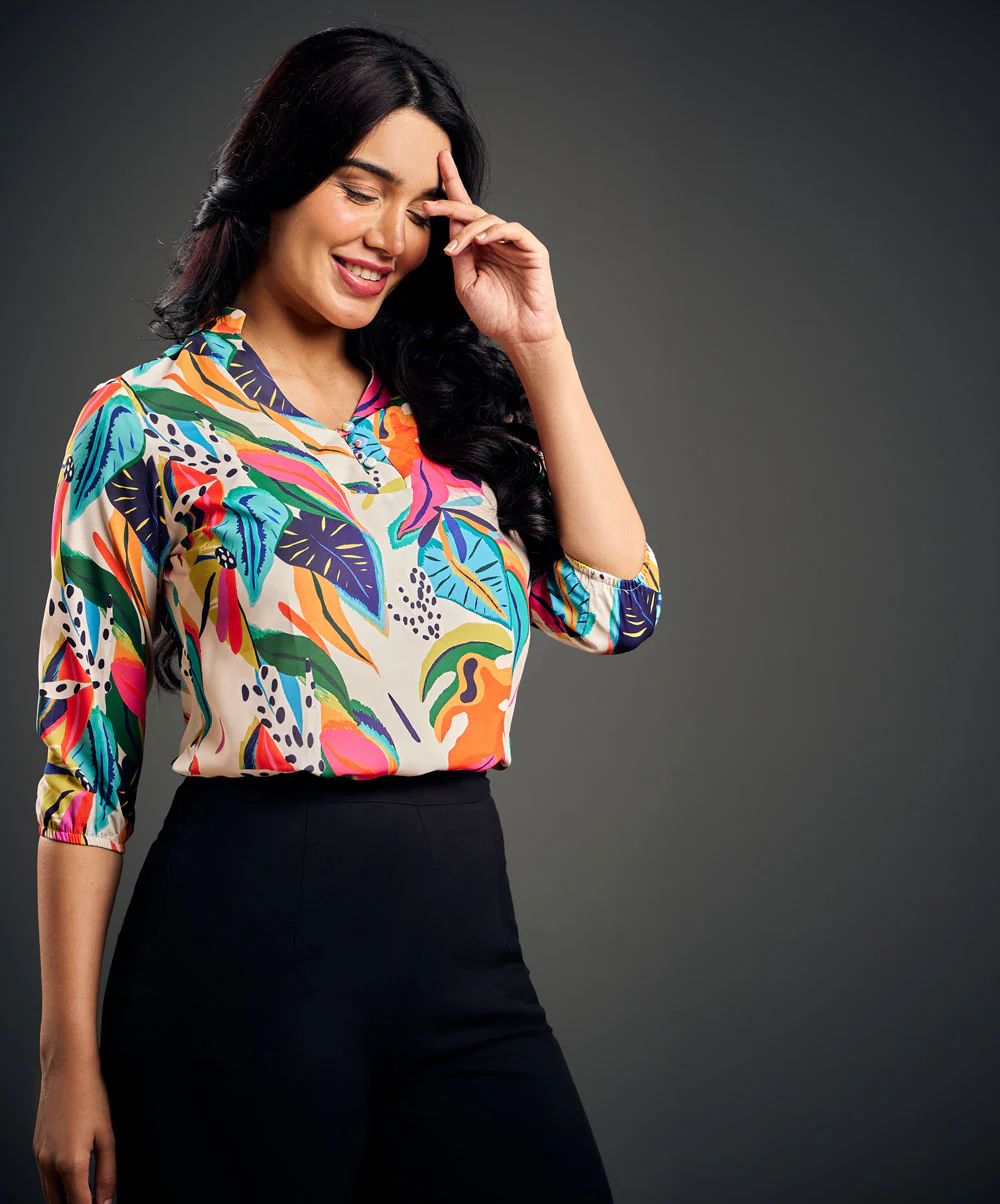 Front Open Collared Printed Top - Image 3