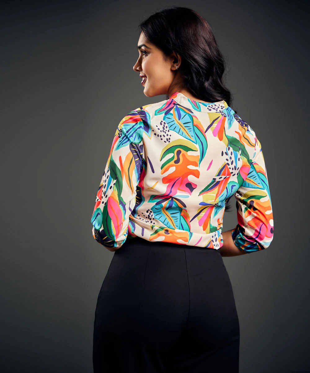 Front Open Collared Printed Top - Image 4