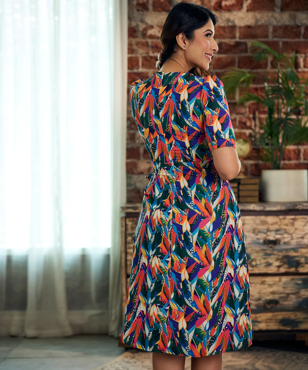 Half Sleeve Bold Printed Shift Dress - Image 3