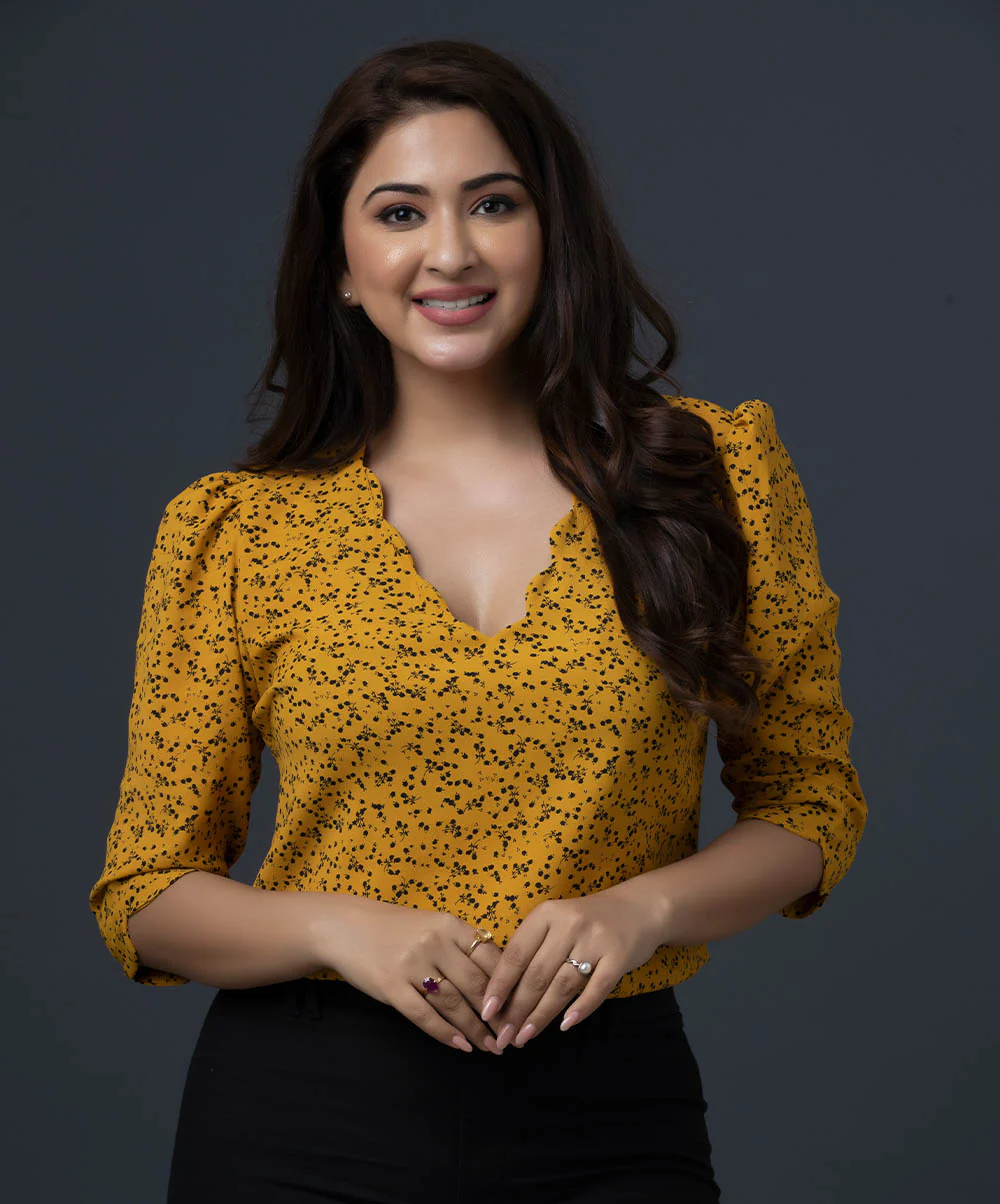 Mustard Neck Scallop Floral Top