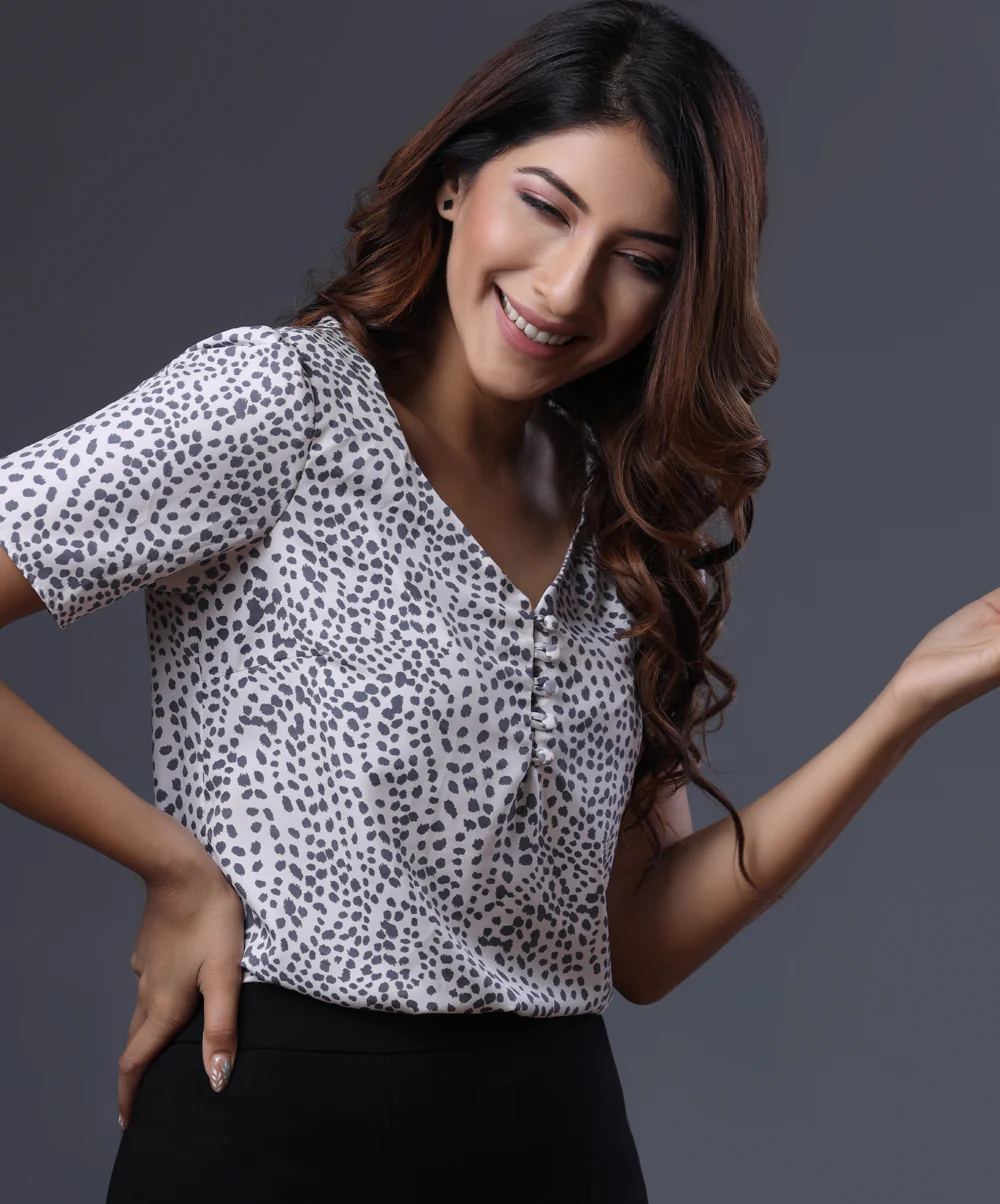 Neck Detailed Gathered Sleeve White Top