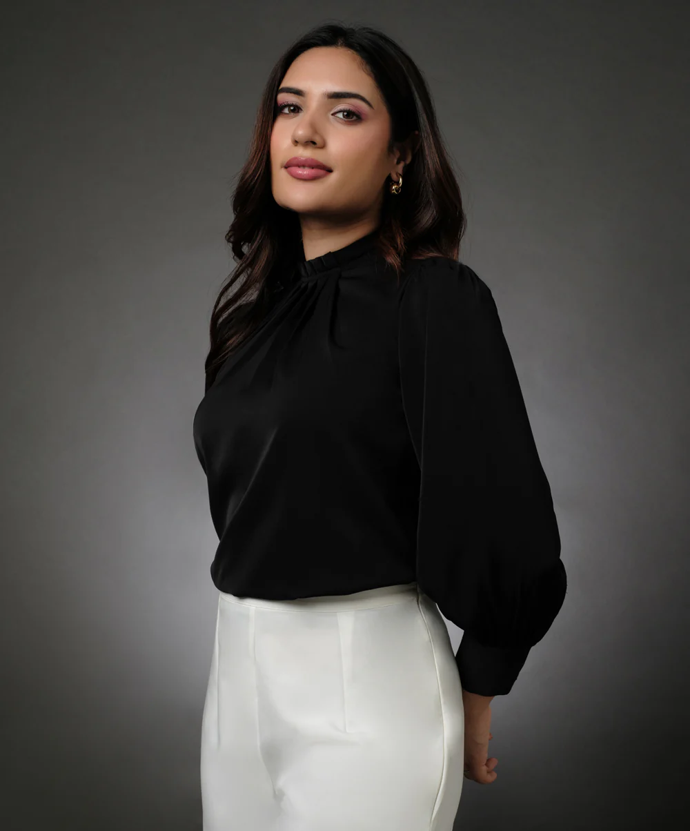 Neck Pleated Black Top With A Sleeve Cuff - Image 4