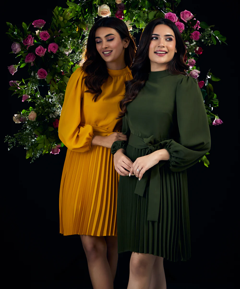 Waist Tie Green Pleated Dress - Image 5