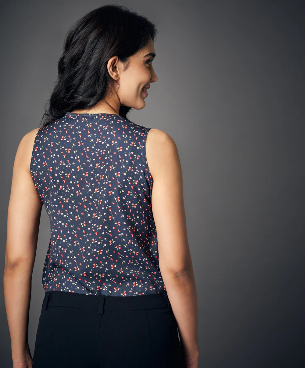 Notched Neckline Contrast Panel Black Blouse - Image 3