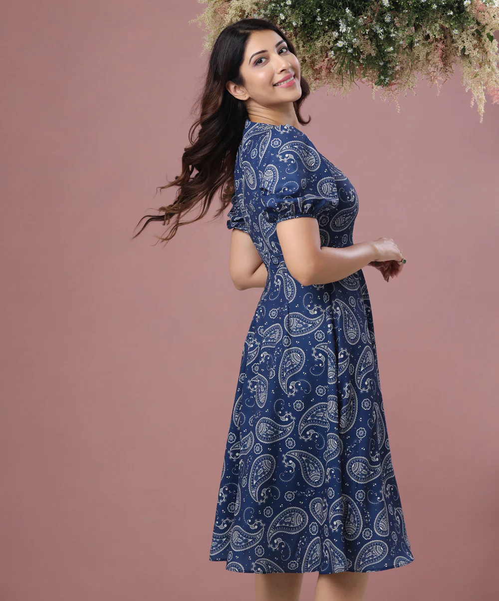 Puff Sleeve Paisley Printed Dress - Image 3