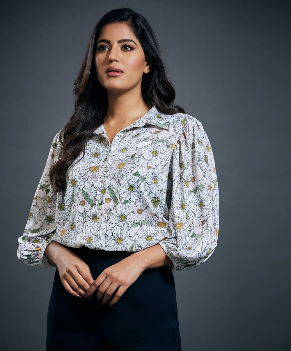 Puffed sleeve Button White Printed Blouse - Image 2