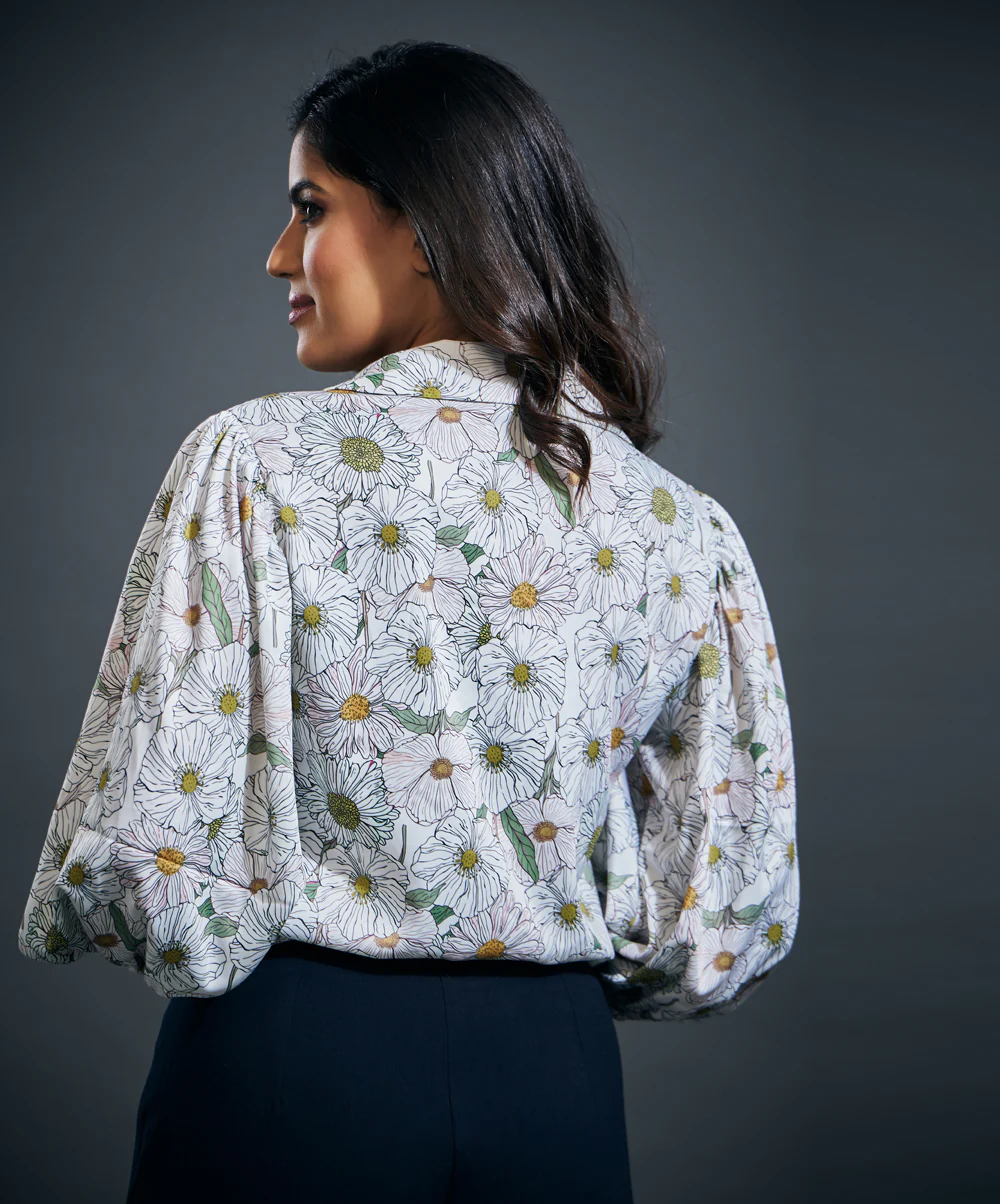 Puffed sleeve Button White Printed Blouse - Image 4