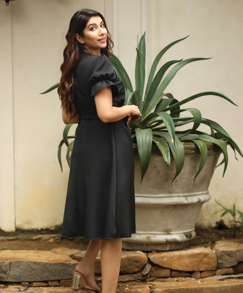 Puffed Sleeve Buttoned Dress - Image 3