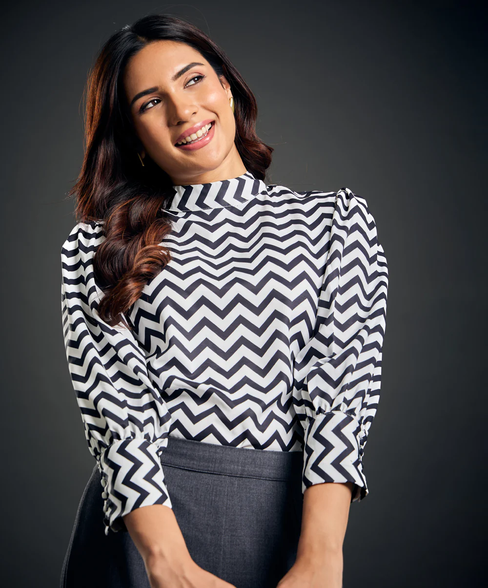 Round Standing Collar Half Sleeve Top - Image 2