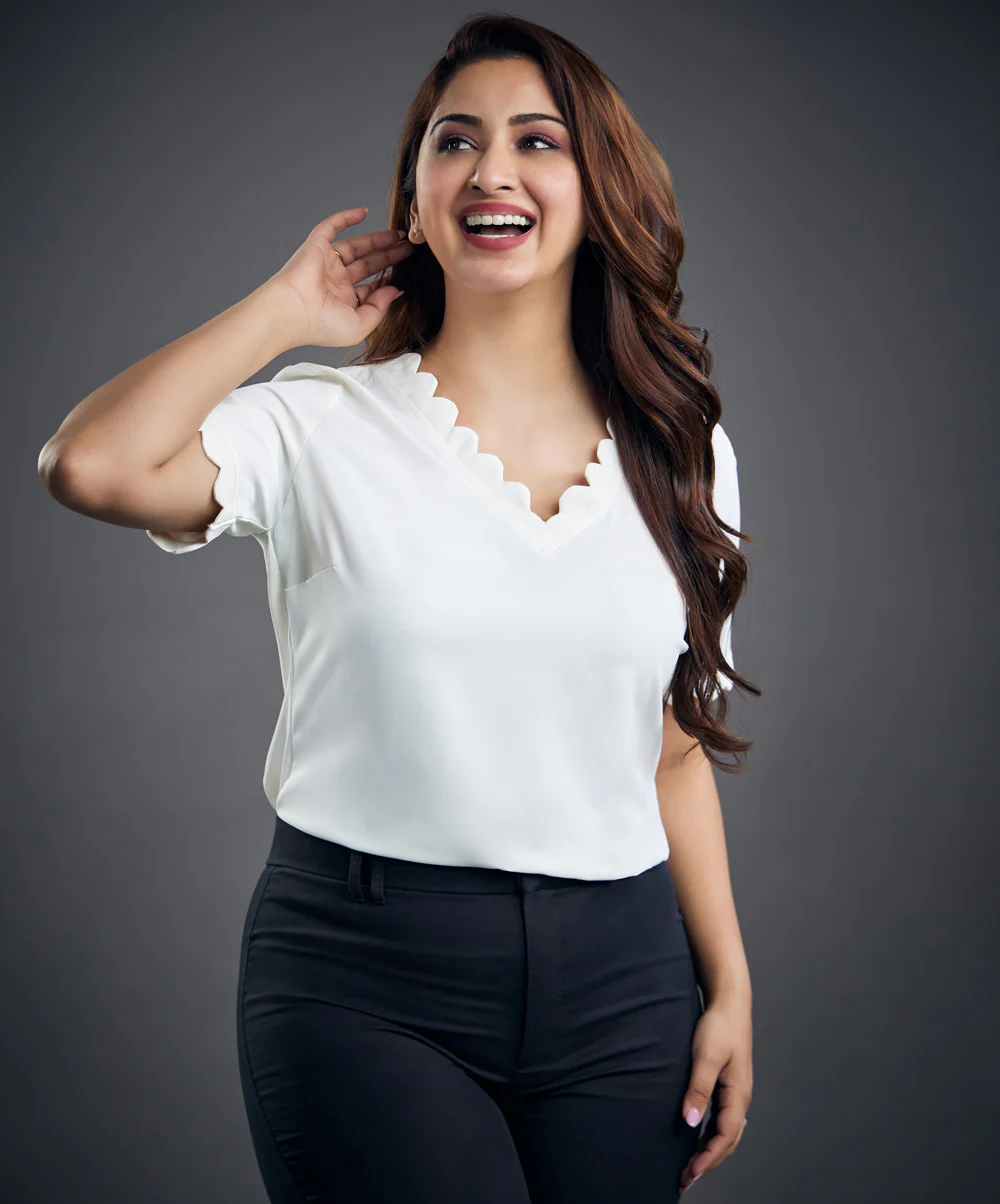 Scalloped Detailed Short Sleeve White Top