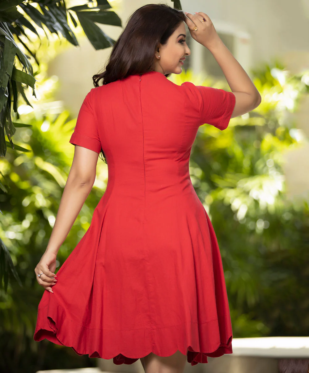 Scalloped Hem Red Linen Dress - Image 2