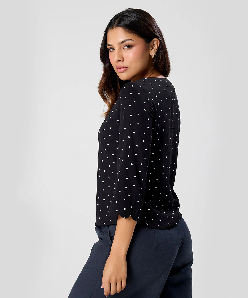 Scalloped Vneck Shirt - Image 4