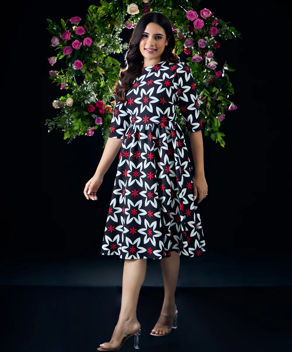 Sleeve Gathered Detailed Printed Dress - Image 3