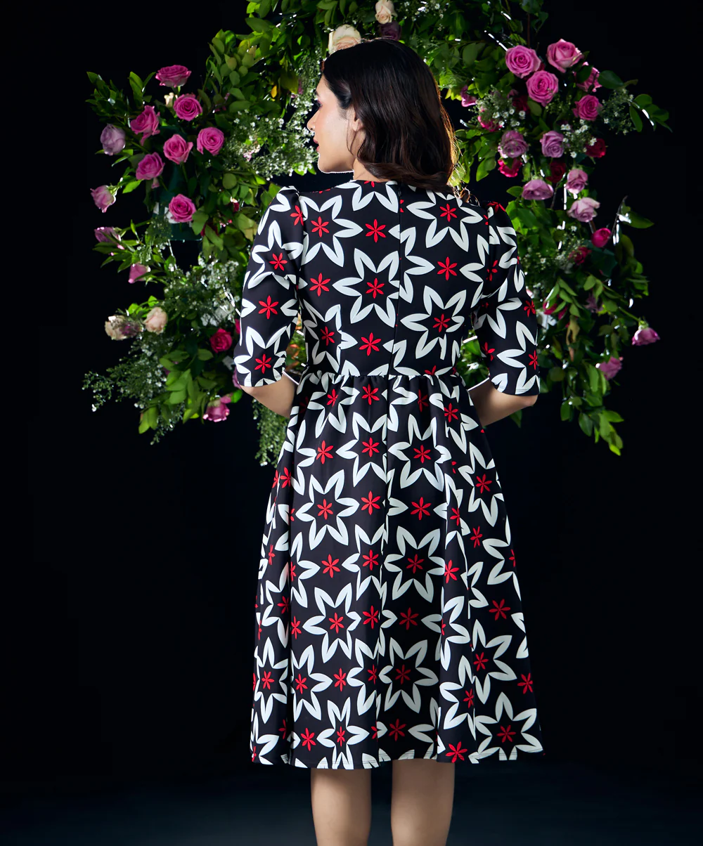 Sleeve Gathered Detailed Printed Dress - Image 4