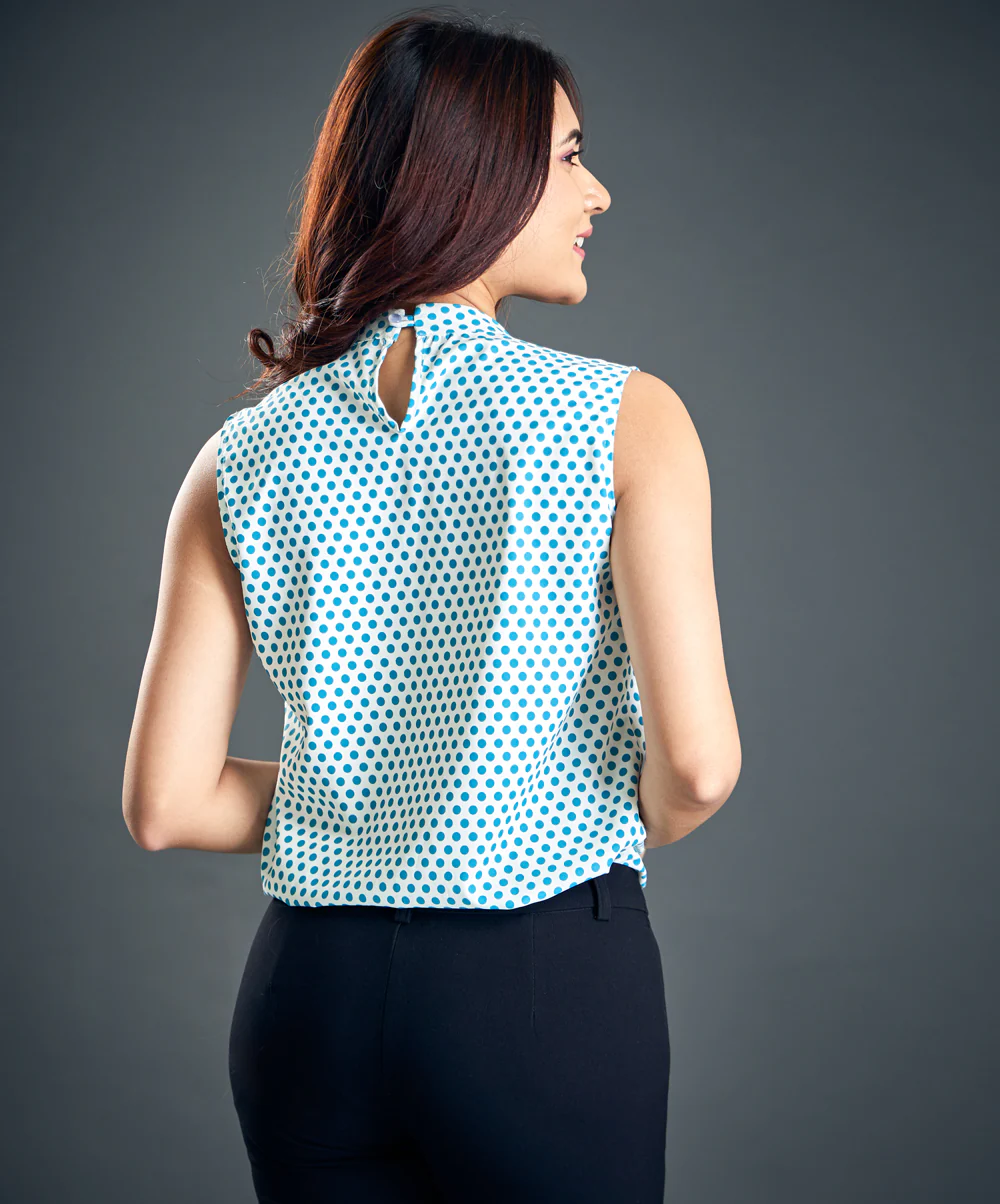 Sleeveless Loose Fitted Blue Top - Image 4