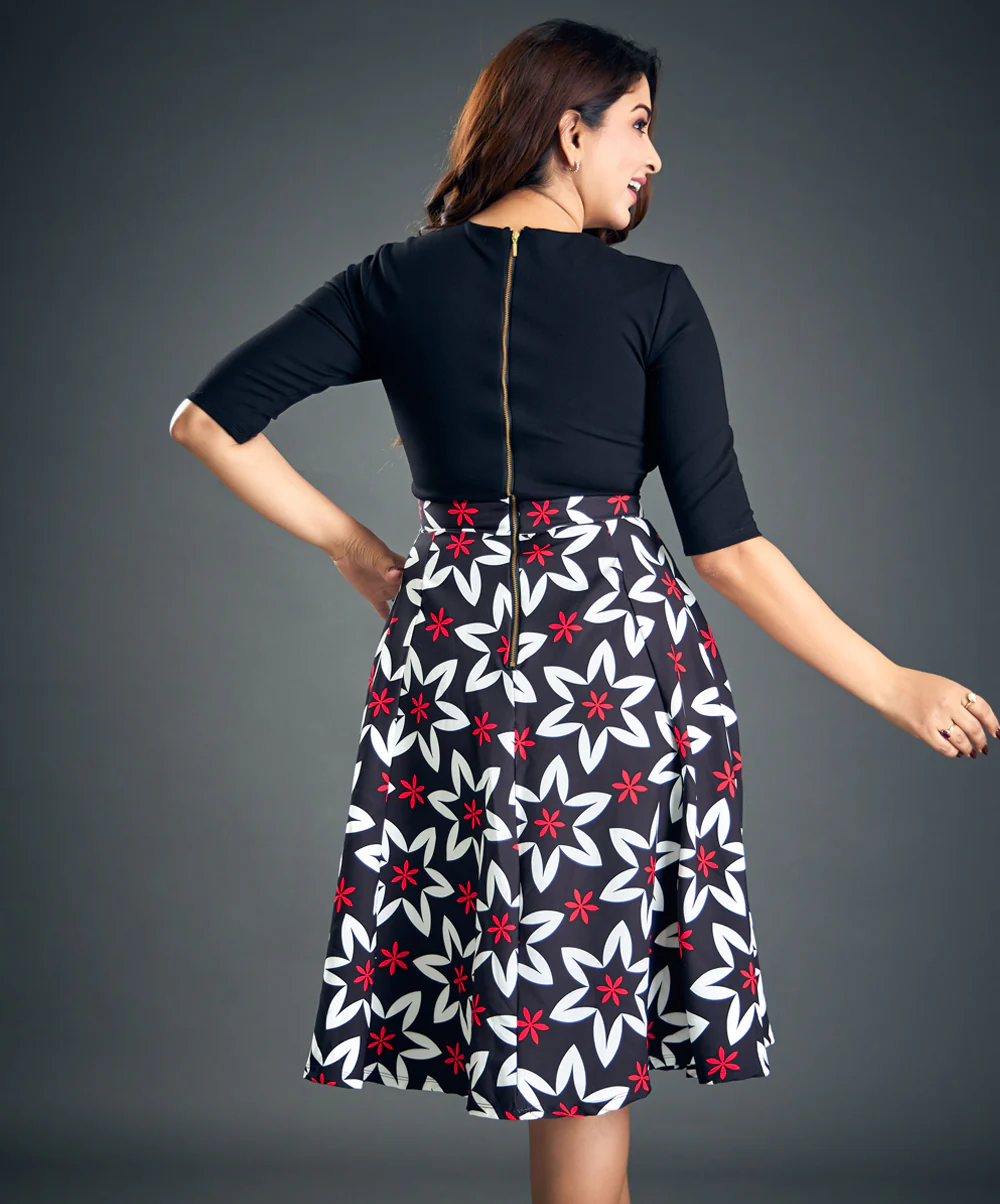 Solid And Printed Mixed Aline Dress - Image 4