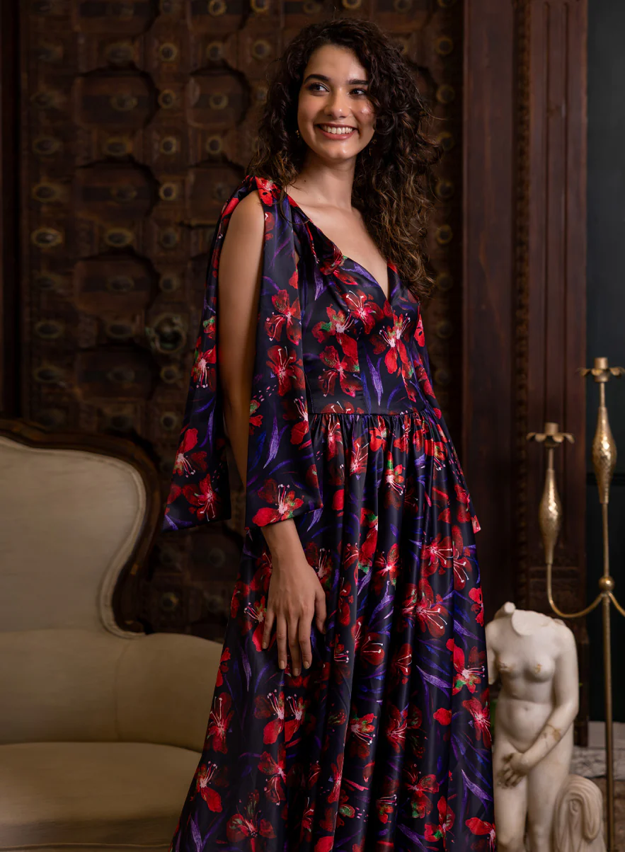 Sweetheart Printed Neck Sleeve Tie Dress - Image 3