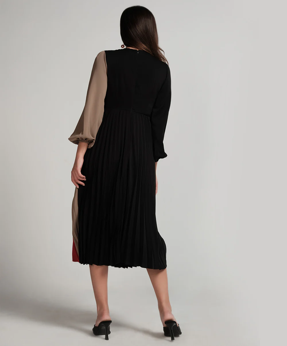 Three Coloured Pleated Solid Dress - Image 4