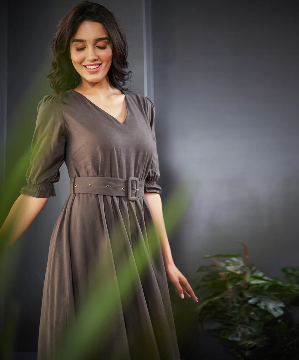 Vneck Linen Maxi Dress With Belt - Image 2