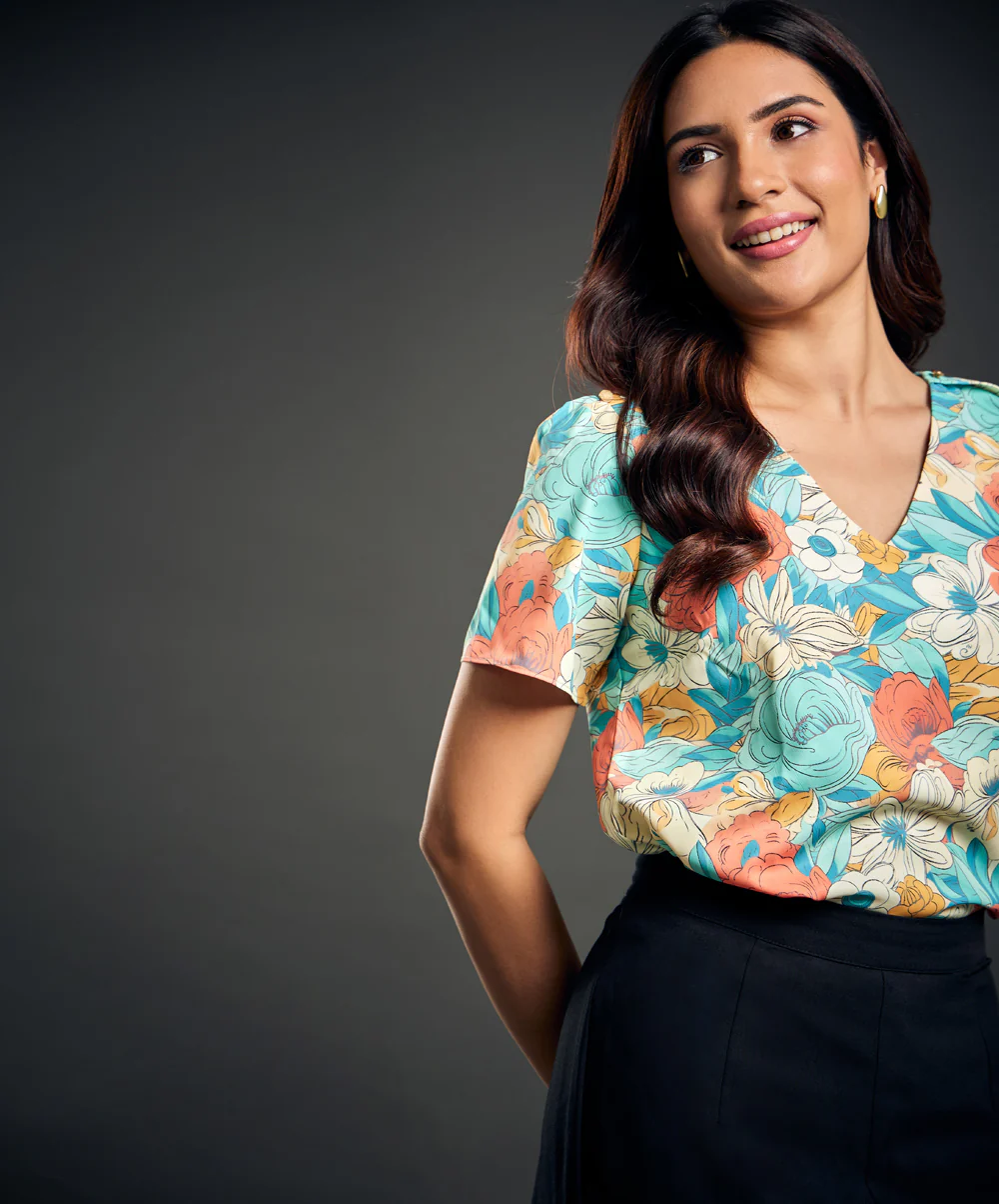 Vneck Shoulder Buttoned Green Top - Image 5