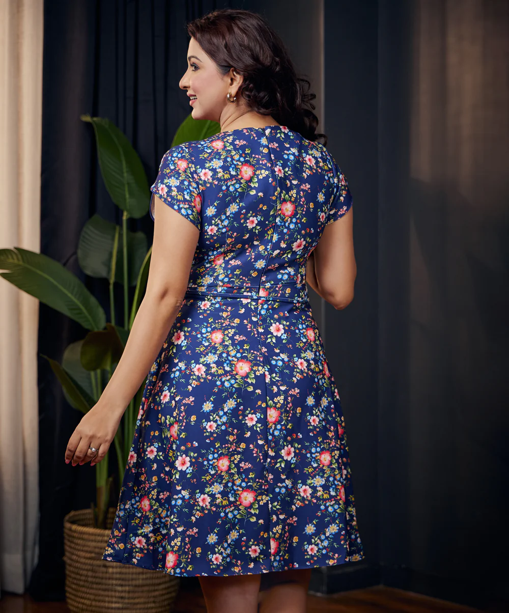 Vneck Waist Tie Printed Dress - Image 3